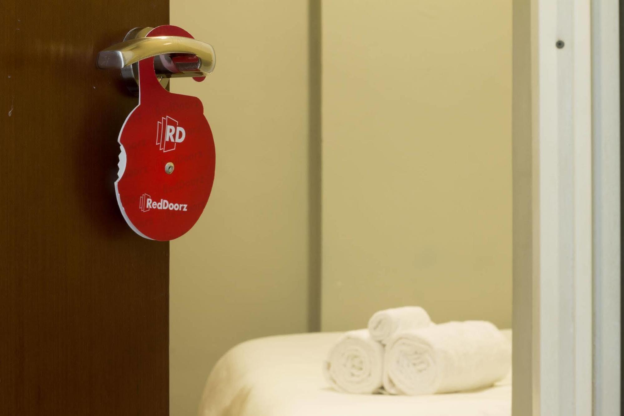 Redliving Apartemen The Suites Metro - Mary Tower E Бандунг Экстерьер фото